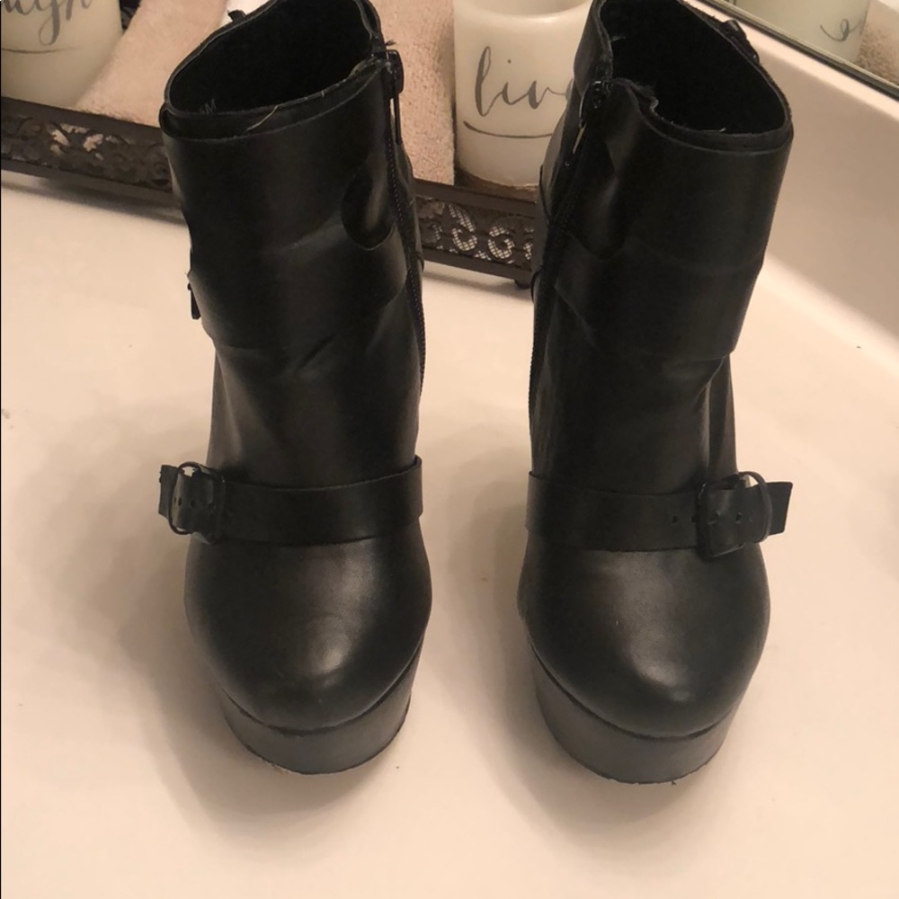 Black booties - Picture 2 of 5